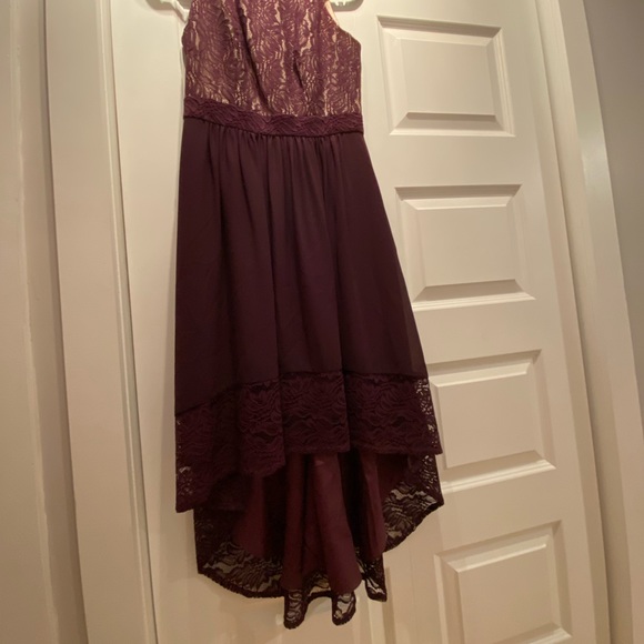 Le Chateau hi-lo lace dress - Picture 5 of 5